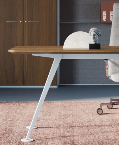 photo-spare-bureau-détails coin et pieds bureau