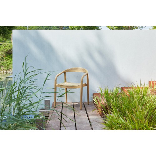chaise BORA en bois d'acacia pour extérieur ambiance 1