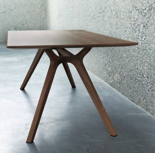 photo-doc-bureau-plateau et pieds en bois massif