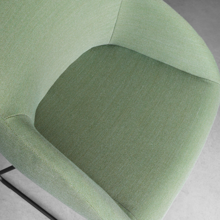 fauteuil_blue_traineau_ambiance_zoom_vert