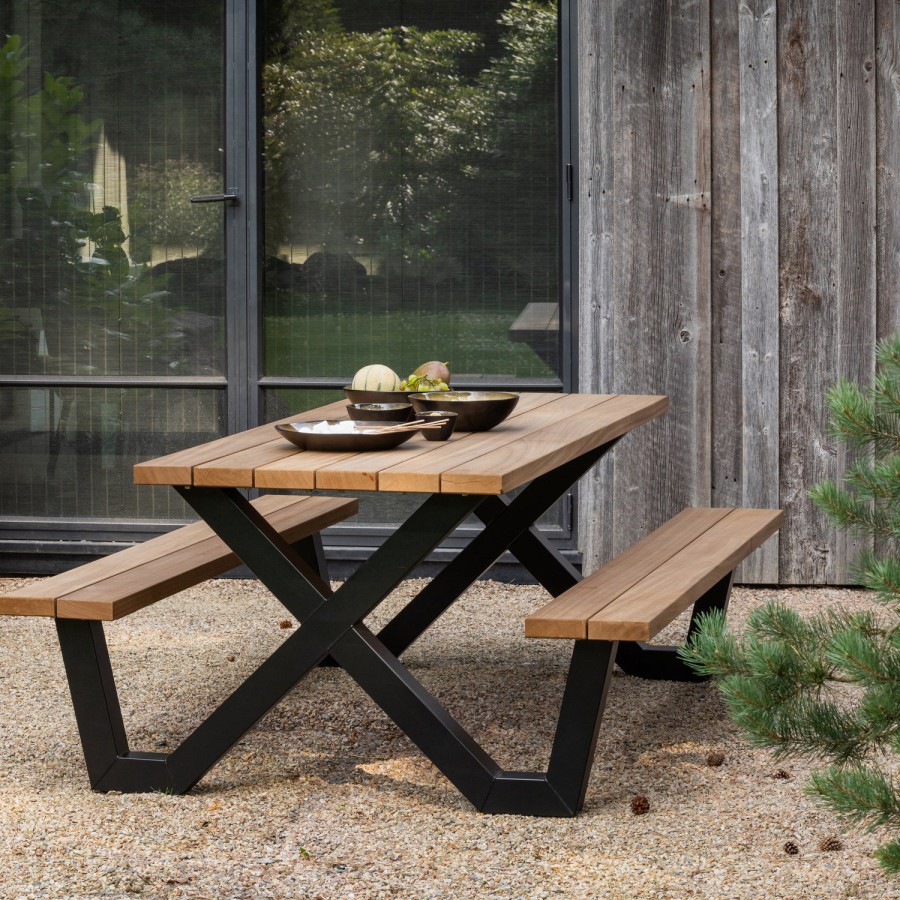 PICKNICK photo table extérieur pique nique en bois et pieds métal ambiance